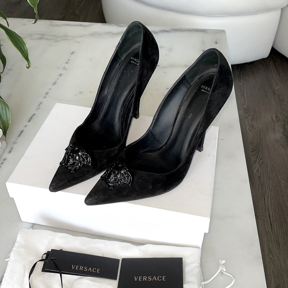 VERSACE BLACK SUEDE PUMP size 39.5
